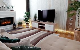 Lena Apartman - Eger